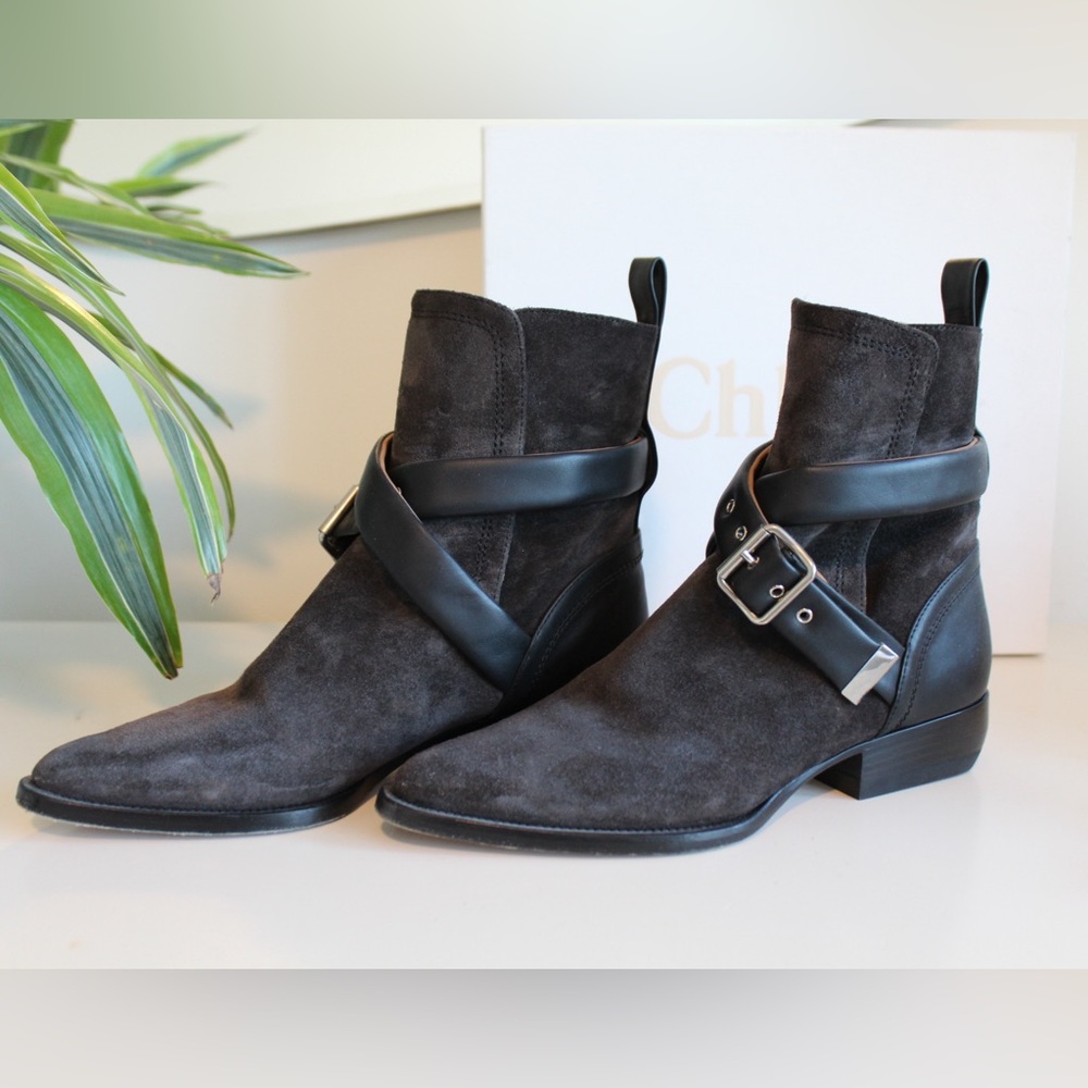 CHLOE - RYLEE BUCKLE-STRAP ANKLE BOOTS IN BLACK & GREY